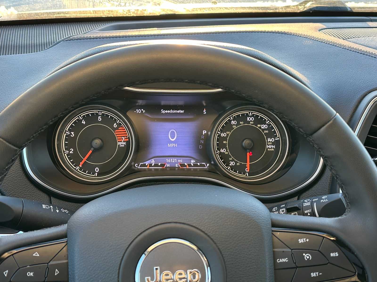 2023 Jeep Cherokee Altitude Lux