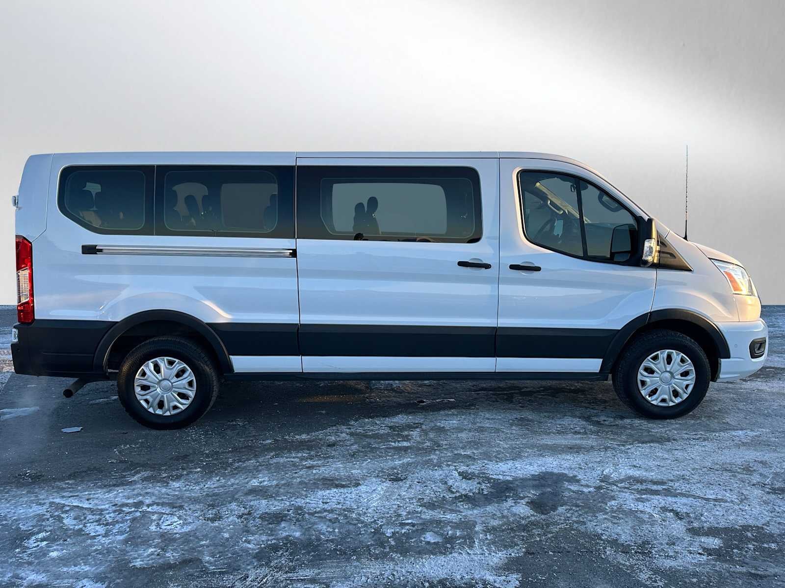 2022 Ford Transit Passenger Wagon XL