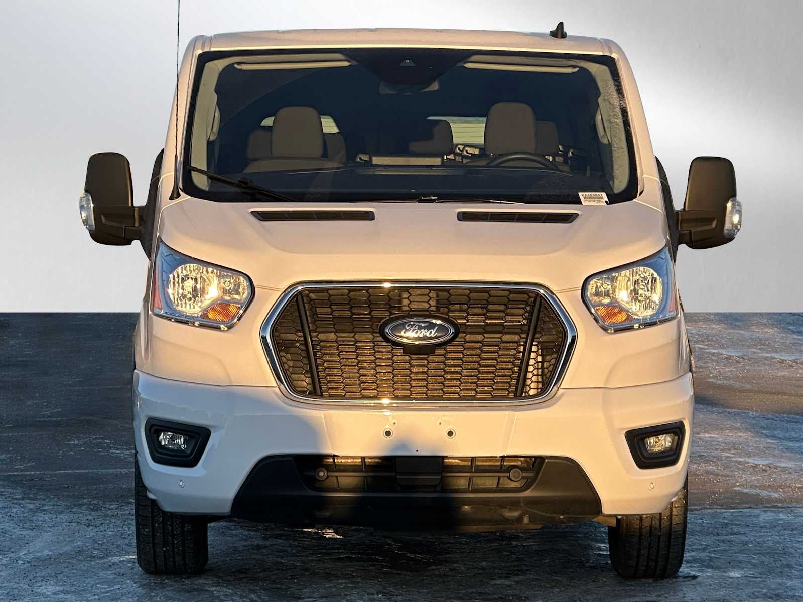 2022 Ford Transit Passenger Wagon XL