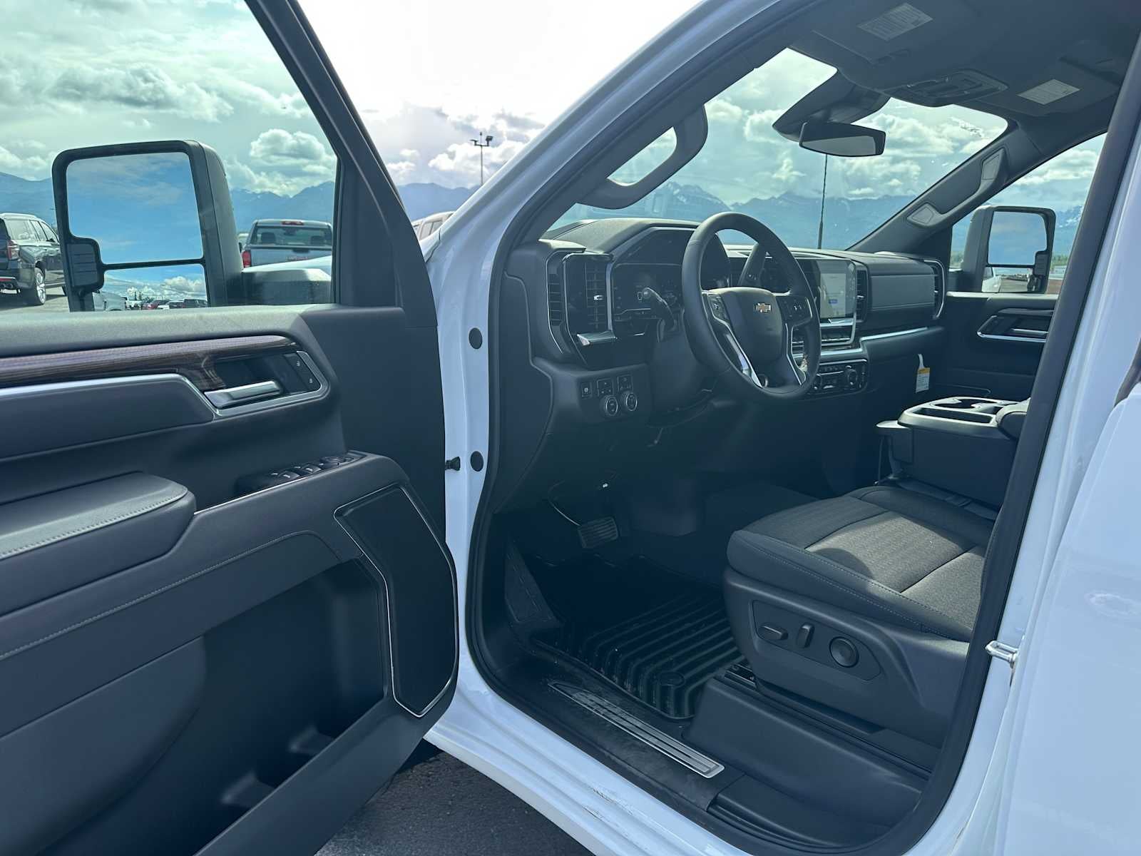 2025 Chevrolet Silverado 3500 HD LT