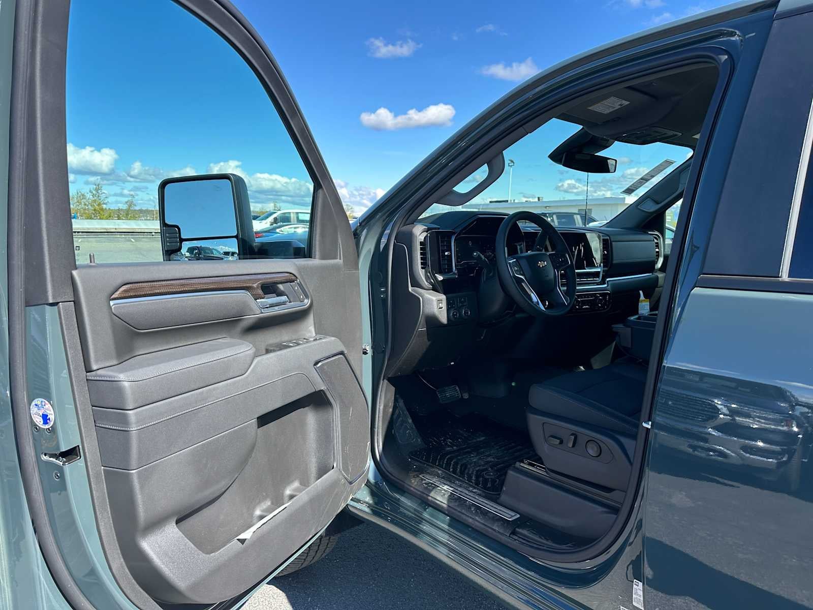 2025 Chevrolet Silverado 3500 HD LT