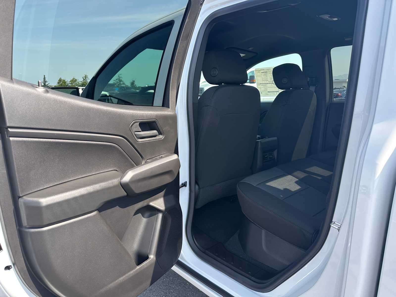 2025 Chevrolet Colorado WT/LT