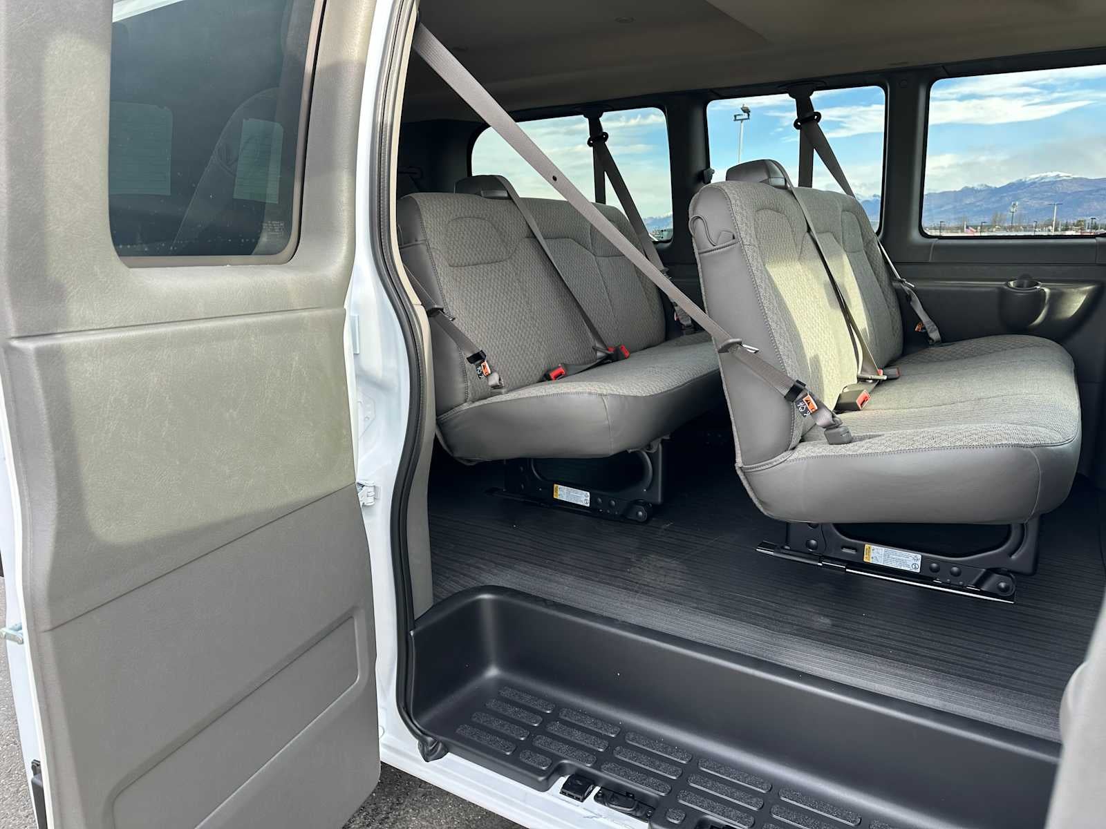 2025 GMC Savana Passenger 3500 LS
