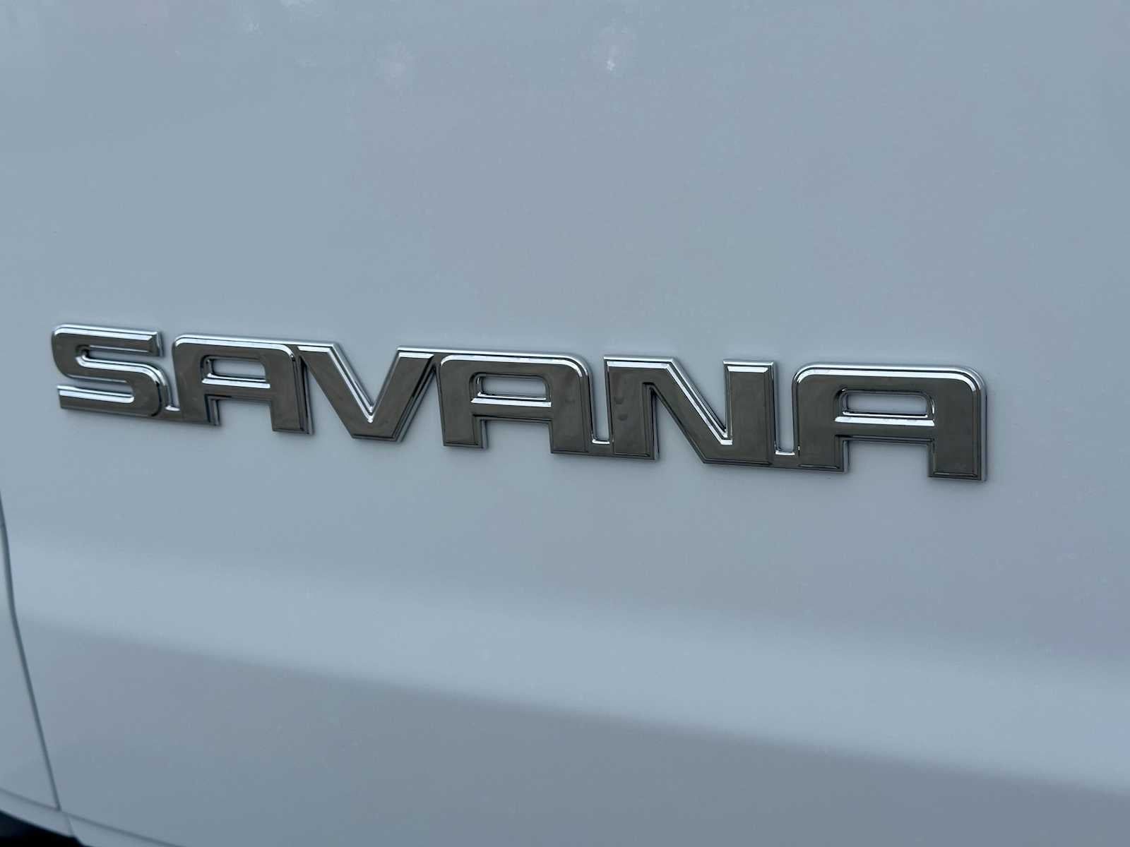 2025 GMC Savana Passenger 3500 LS