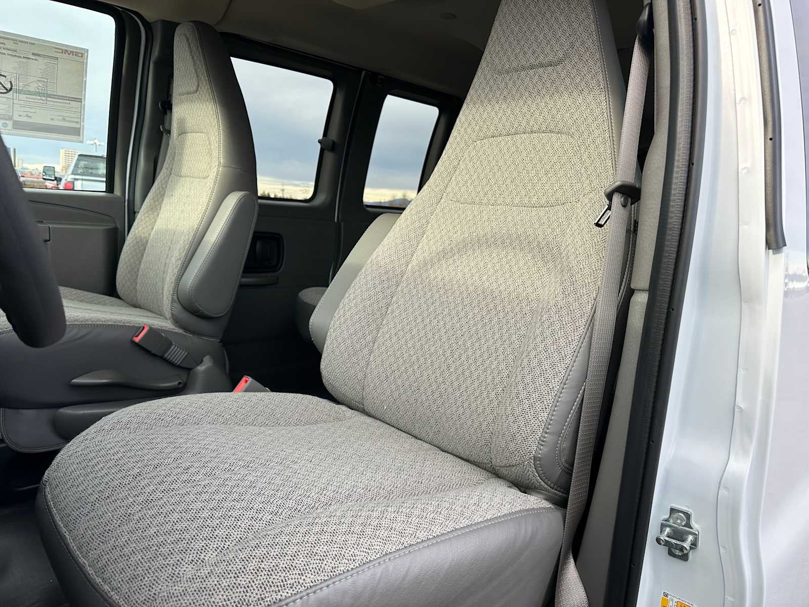 2025 GMC Savana Passenger 3500 LS