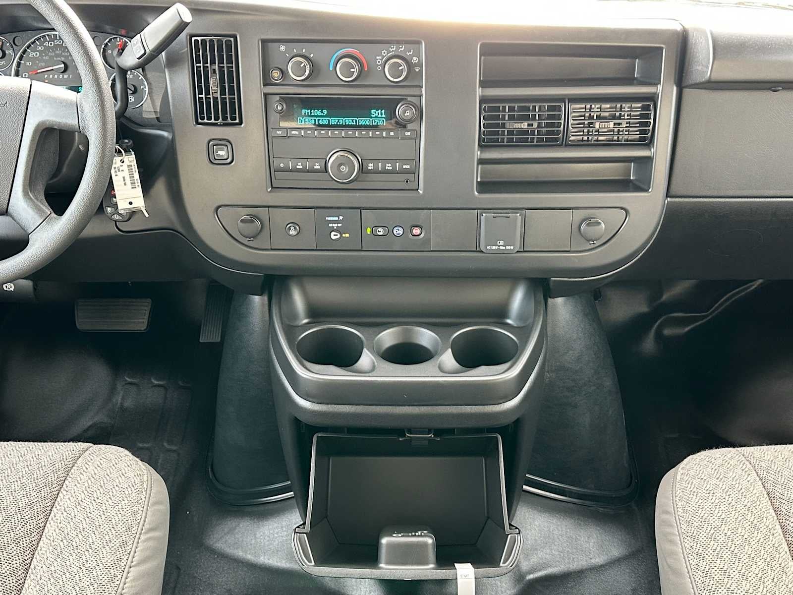 2025 GMC Savana Passenger 3500 LS