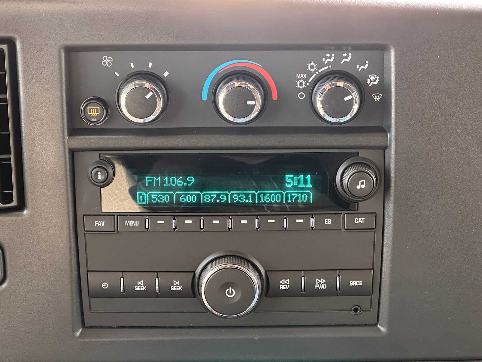 2025 GMC Savana Passenger 3500 LS