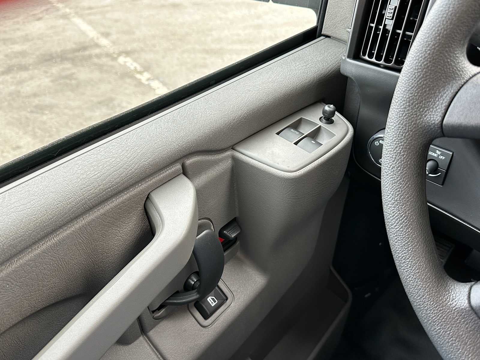 2025 GMC Savana Passenger 3500 LS