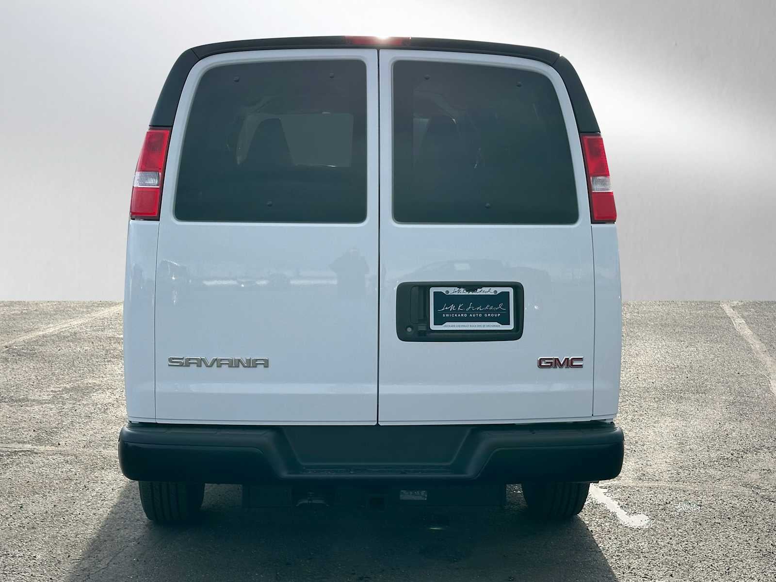 2025 GMC Savana Passenger 3500 LS