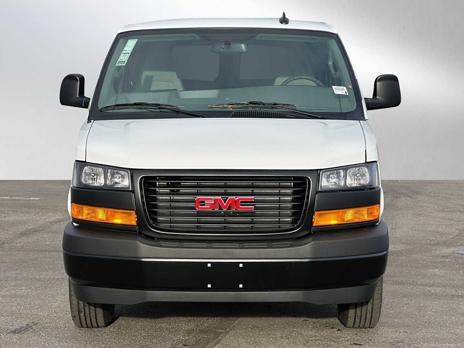 2025 GMC Savana Passenger 3500 LS