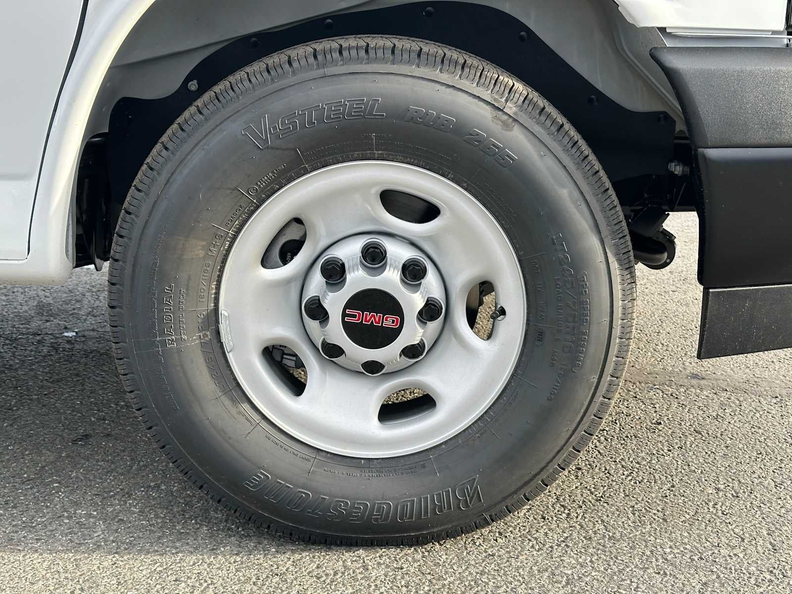 2025 GMC Savana Passenger 3500 LS