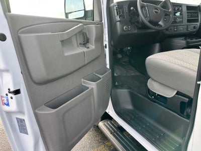 2025 GMC Savana Passenger 3500 LT