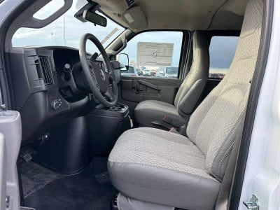 2025 GMC Savana Passenger 3500 LT