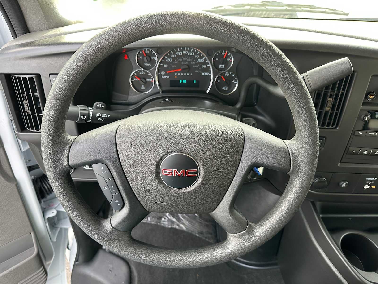 2025 GMC Savana Passenger 3500 LT