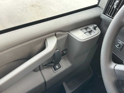 2025 GMC Savana Passenger 3500 LT