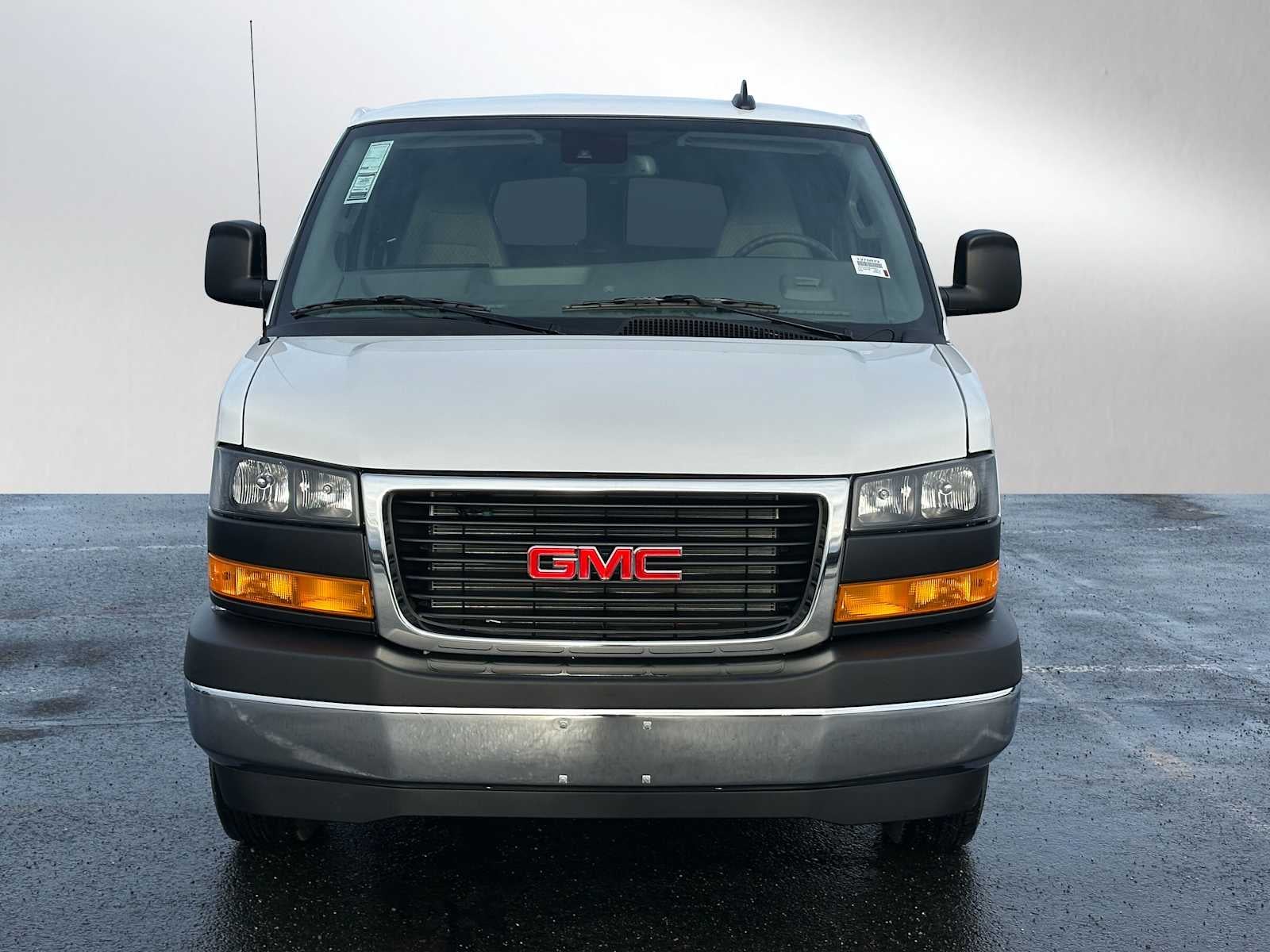 2025 GMC Savana Passenger 3500 LT