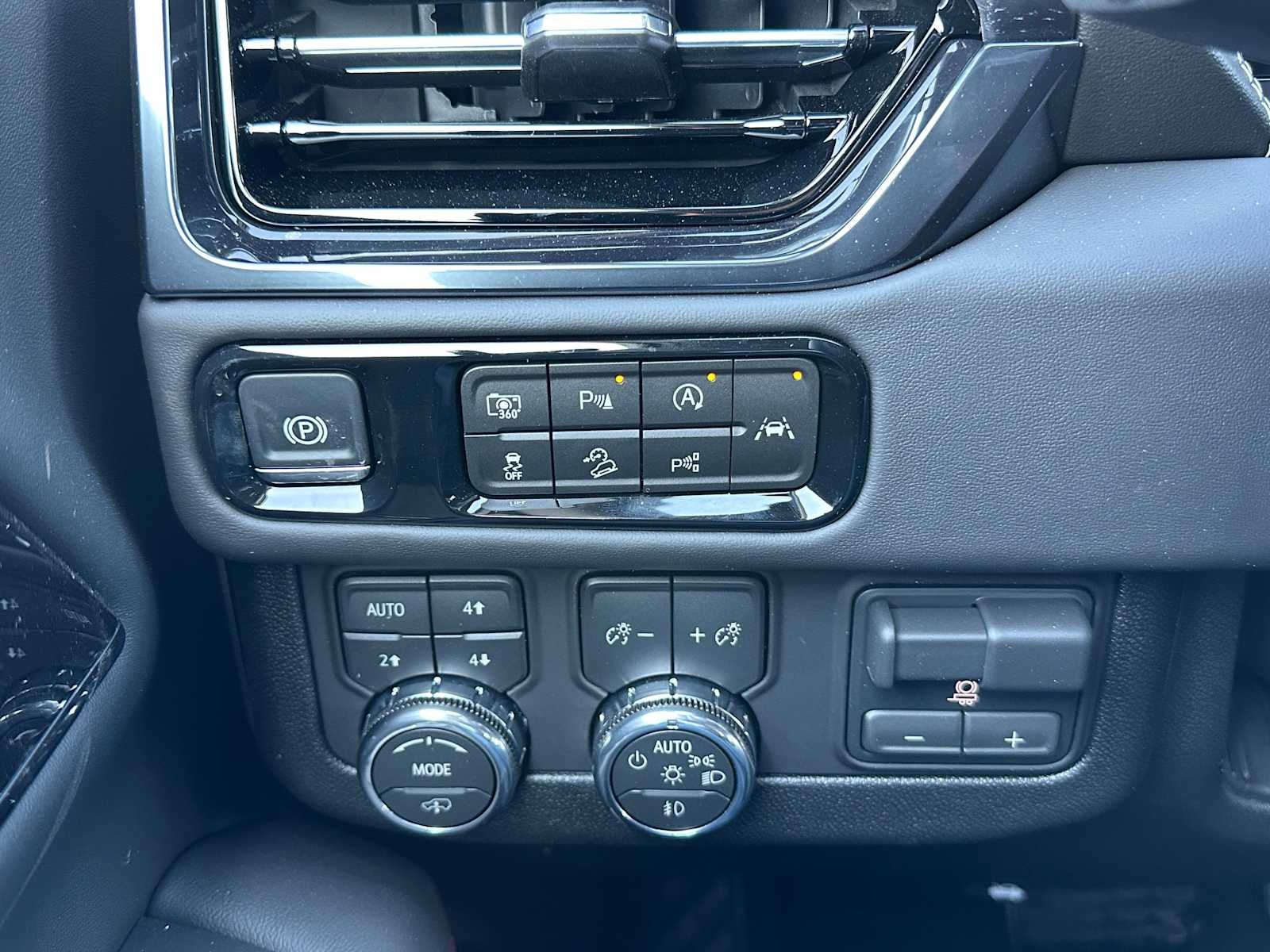 2026 GMC Yukon AT4 Ultimate