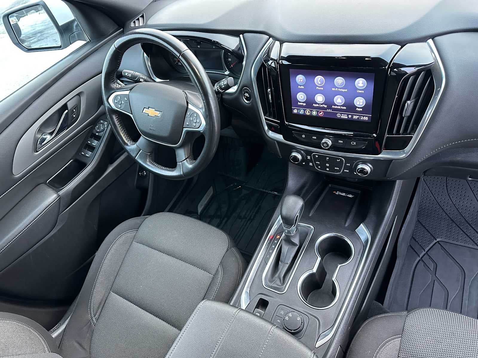 2022 Chevrolet Traverse LT Cloth