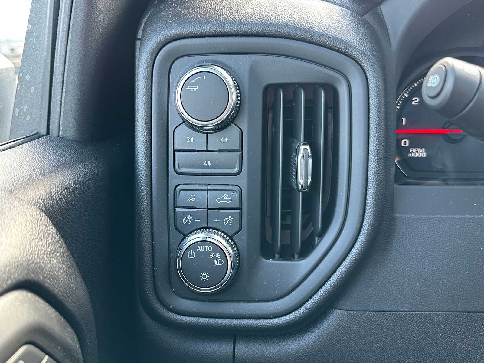 2025 GMC Sierra 2500 HD Pro