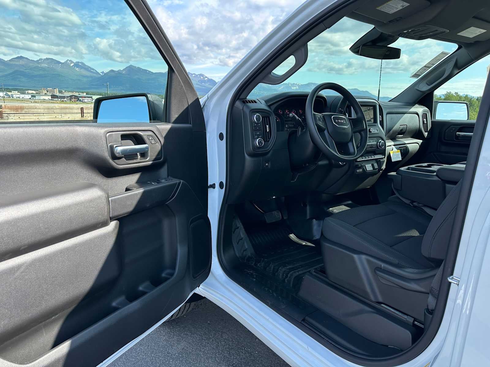 2025 GMC Sierra 2500 HD Pro