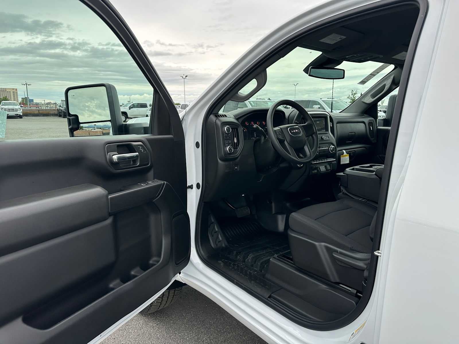 2025 GMC Sierra 3500 HD Pro