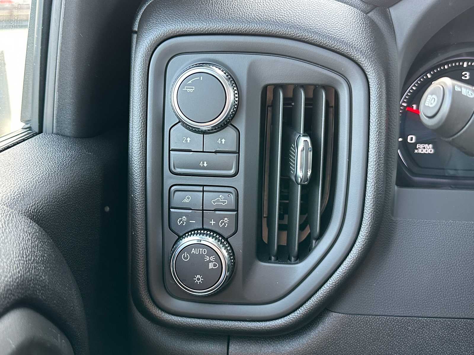 2025 GMC Sierra 2500 HD Pro