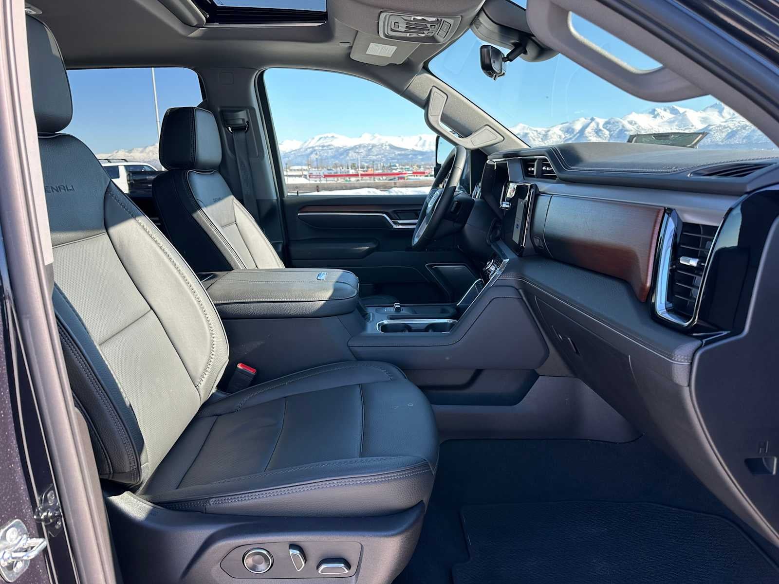 2025 GMC Sierra 2500 HD Denali