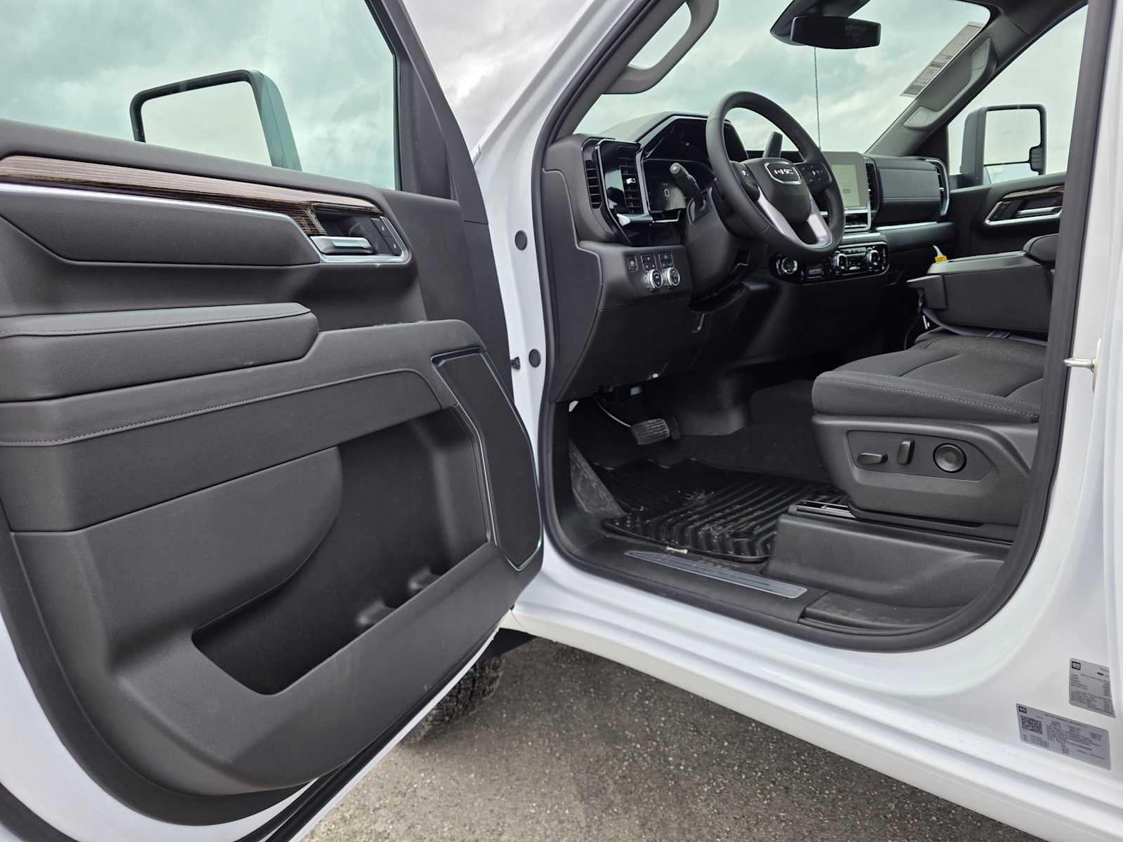 2026 GMC Sierra 3500 HD SLE