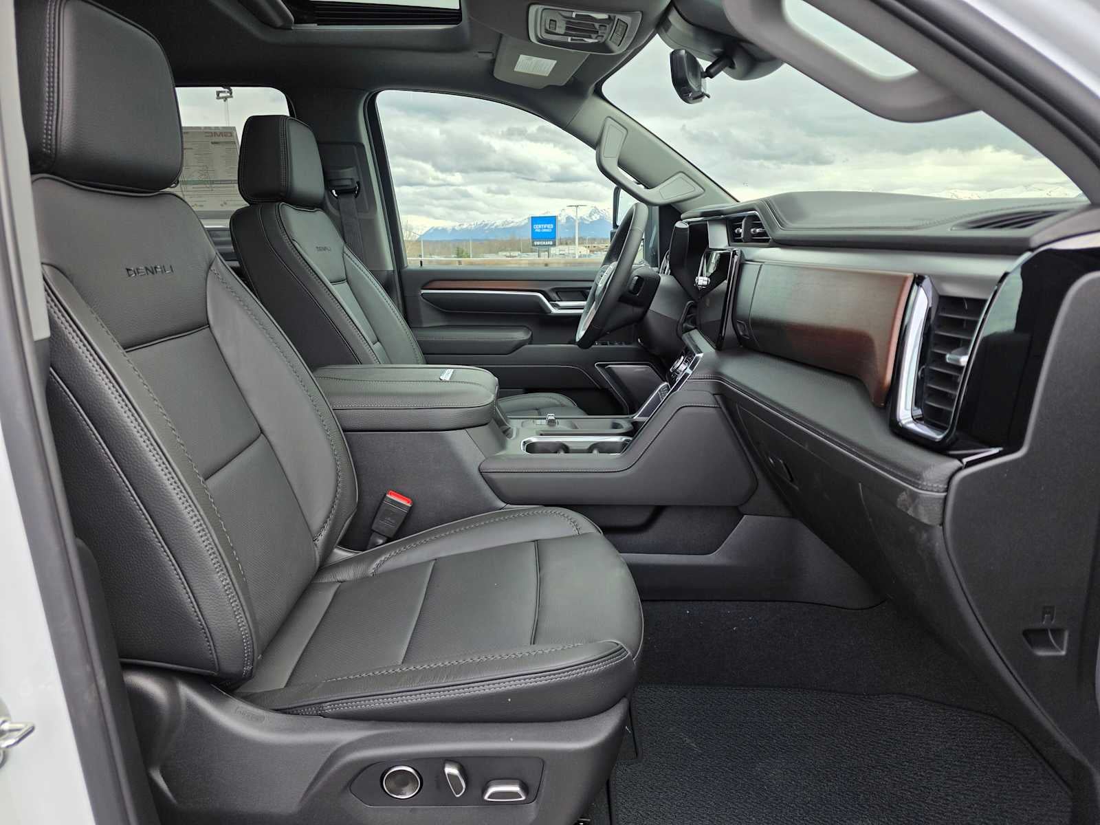 2026 GMC Sierra 3500 HD Denali DRW