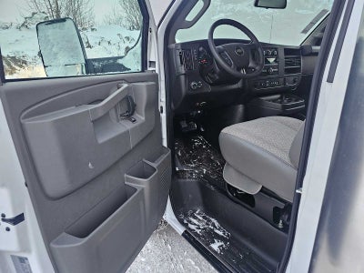 2024 Chevrolet Express Cutaway 3500 1WT