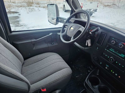 2024 Chevrolet Express Cutaway 3500 1WT