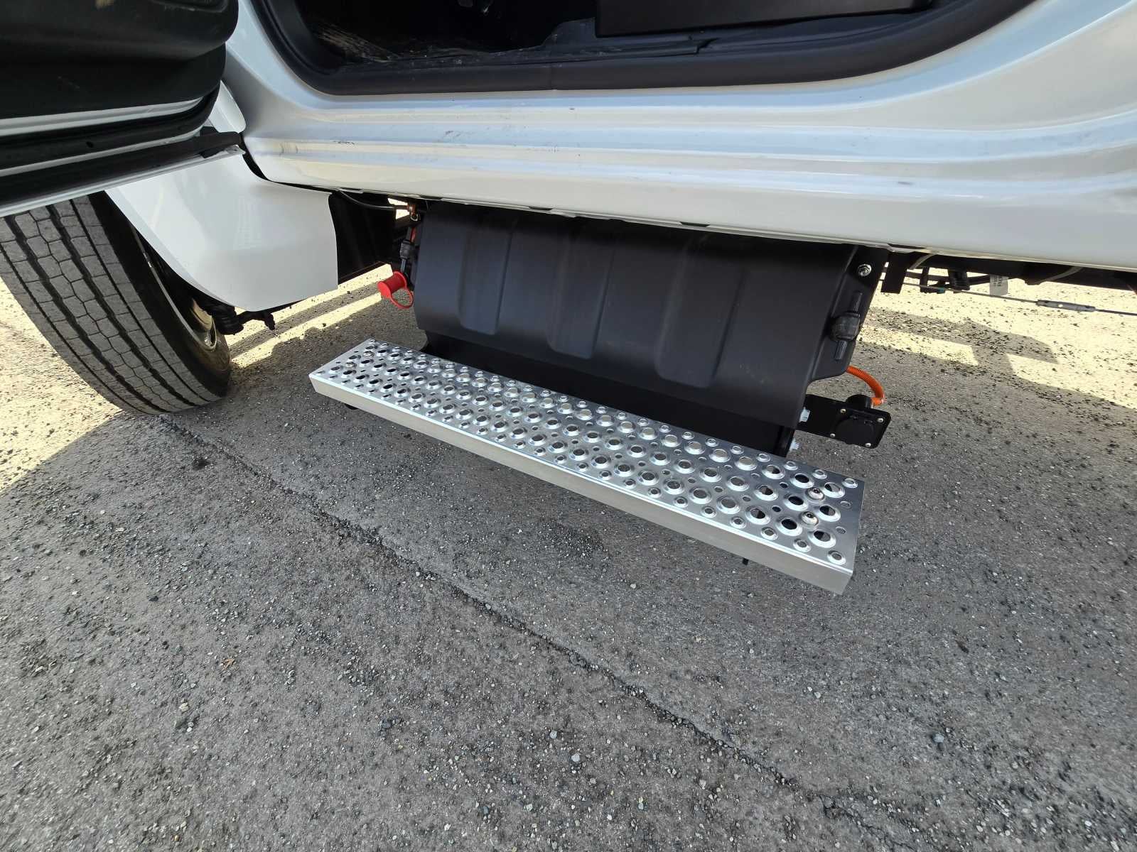 2023 Chevrolet Silverado 5500 HD Work Truck