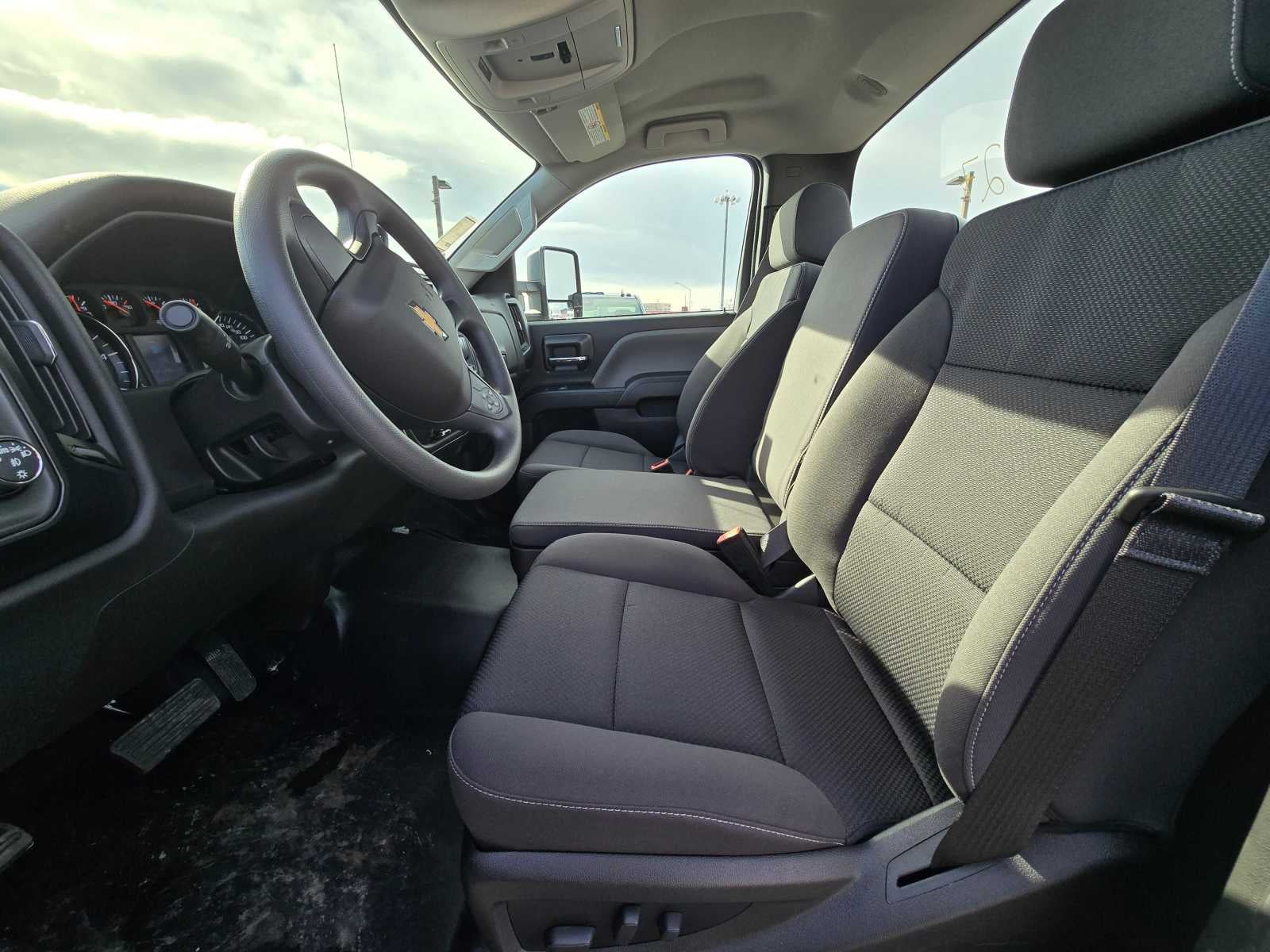 2023 Chevrolet Silverado 5500 HD Work Truck