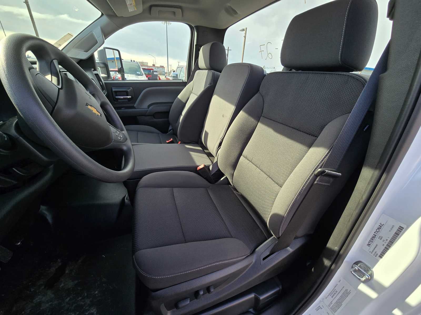 2023 Chevrolet Silverado 5500 HD Work Truck