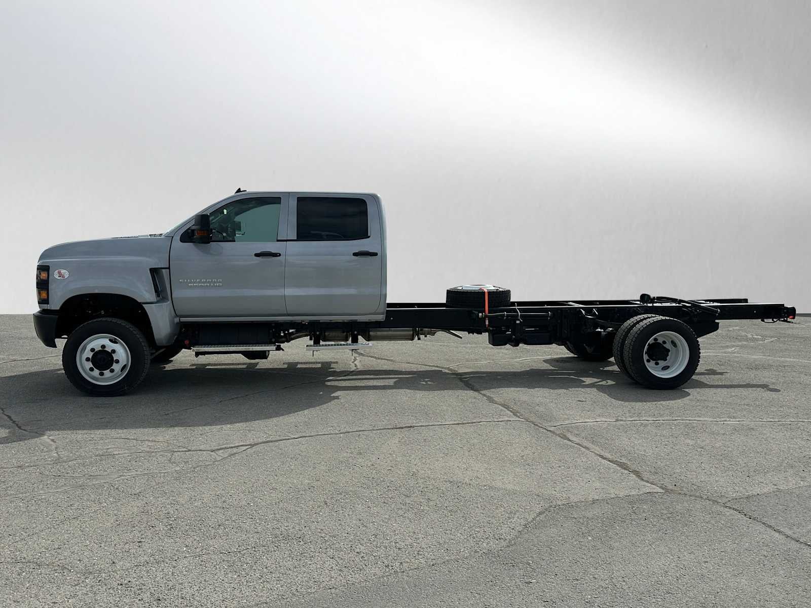 2024 Chevrolet Silverado 5500 HD Work Truck