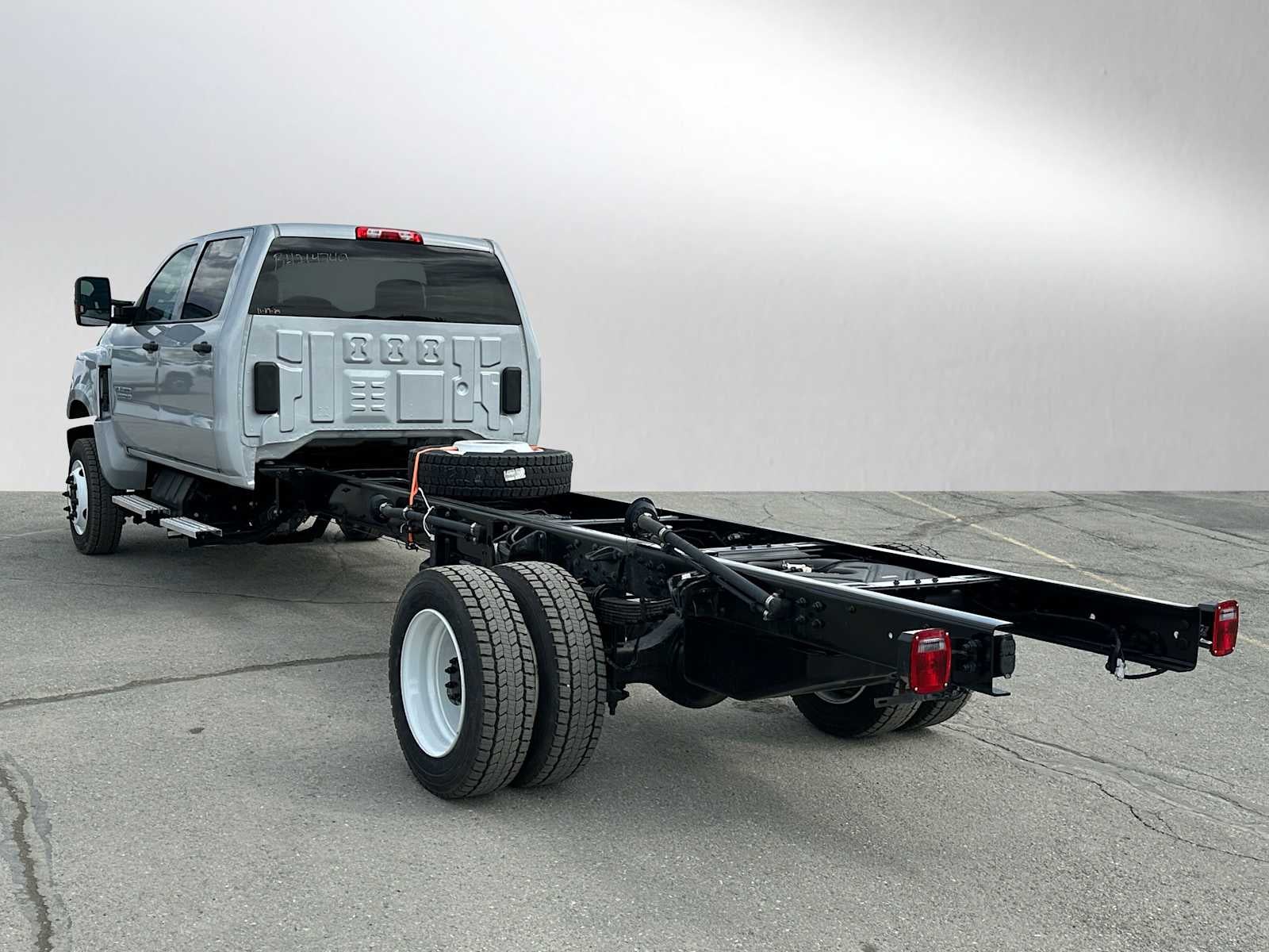 2024 Chevrolet Silverado 5500 HD Work Truck