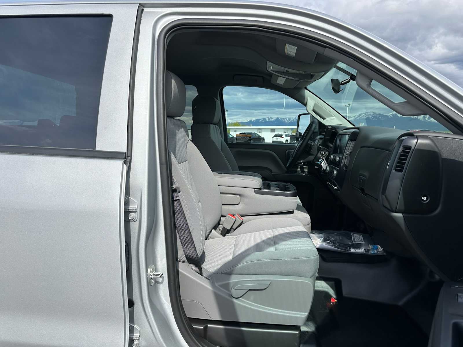 2024 Chevrolet Silverado 5500 HD Work Truck