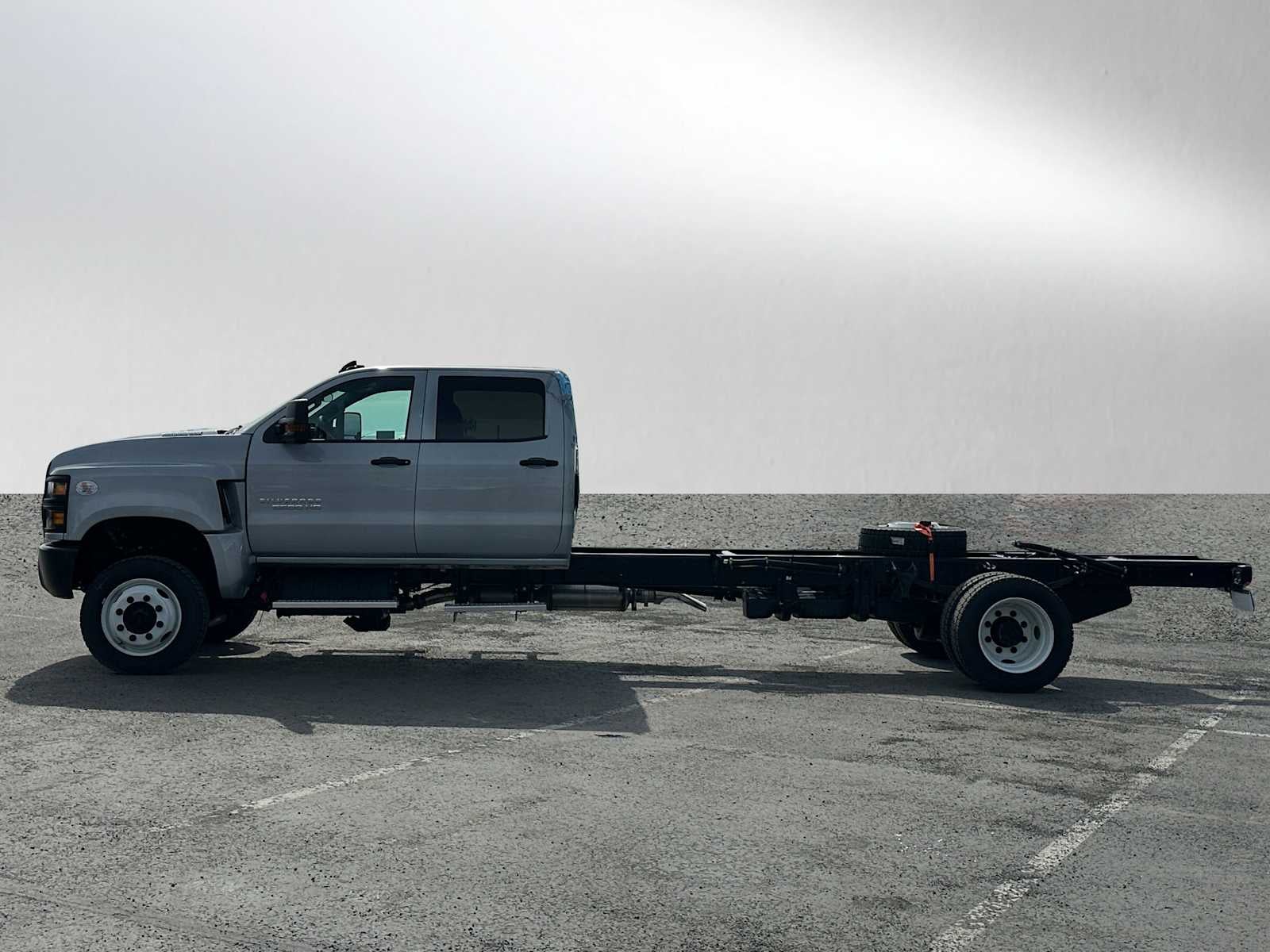 2024 Chevrolet Silverado 5500 HD Work Truck