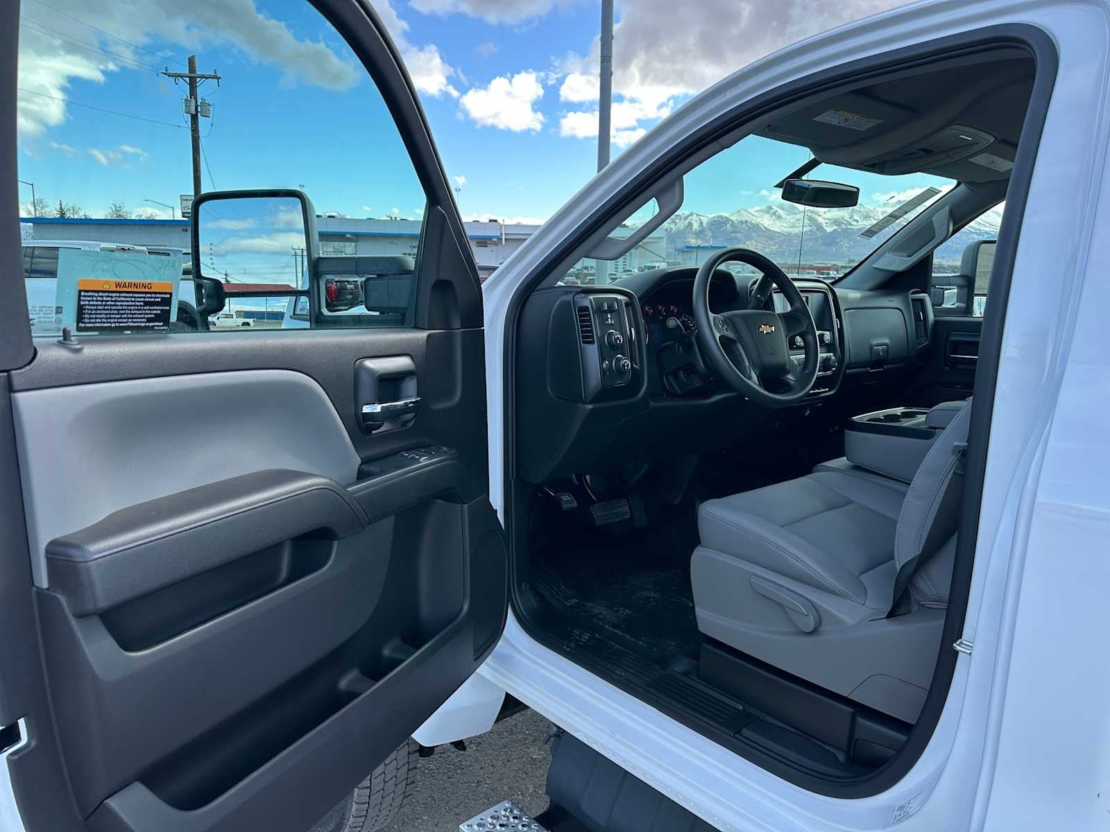 2024 Chevrolet Silverado 5500 HD Work Truck