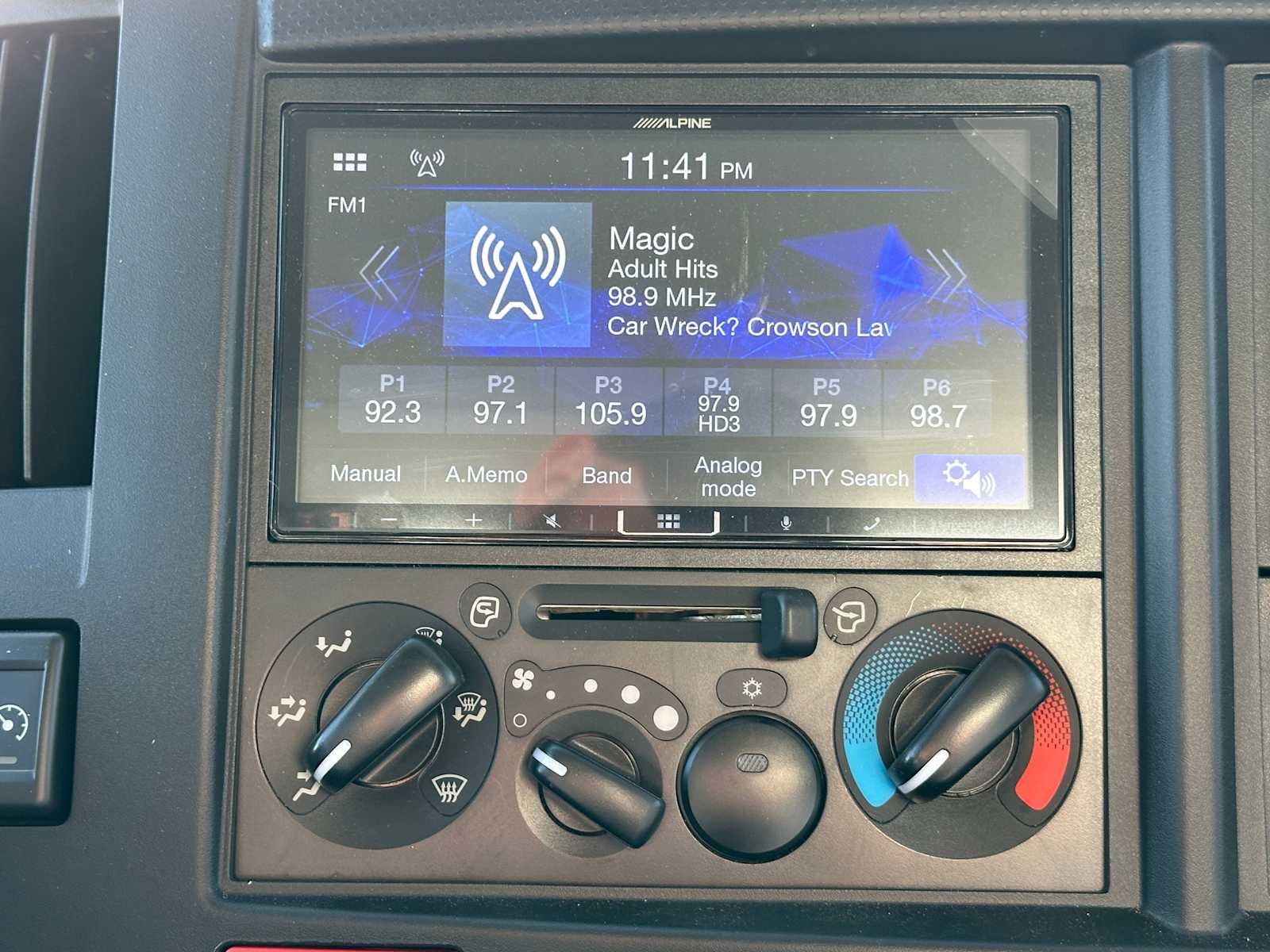 2025 Chevrolet Low Cab Forward 5500 HG Base