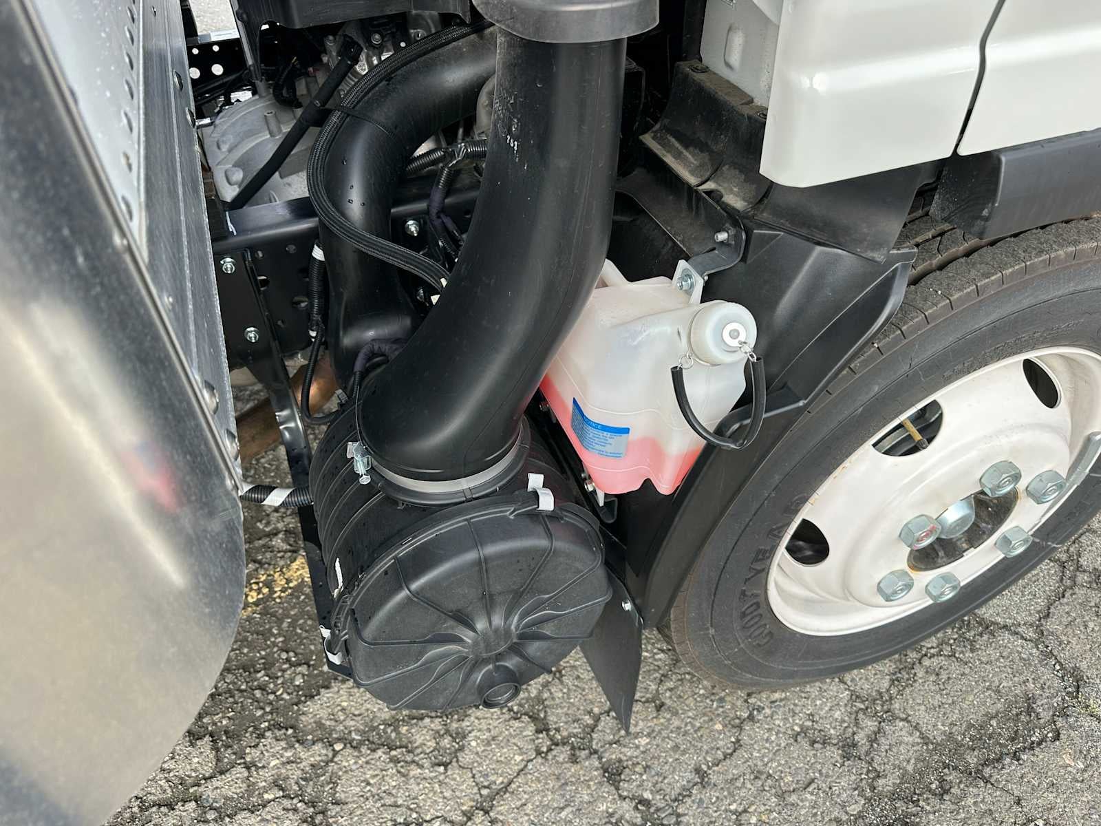 2025 Chevrolet Low Cab Forward 5500 HG Base