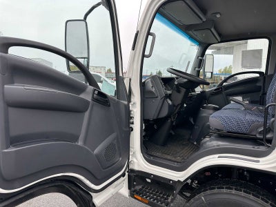 2025 Chevrolet Low Cab Forward 5500 HG Base