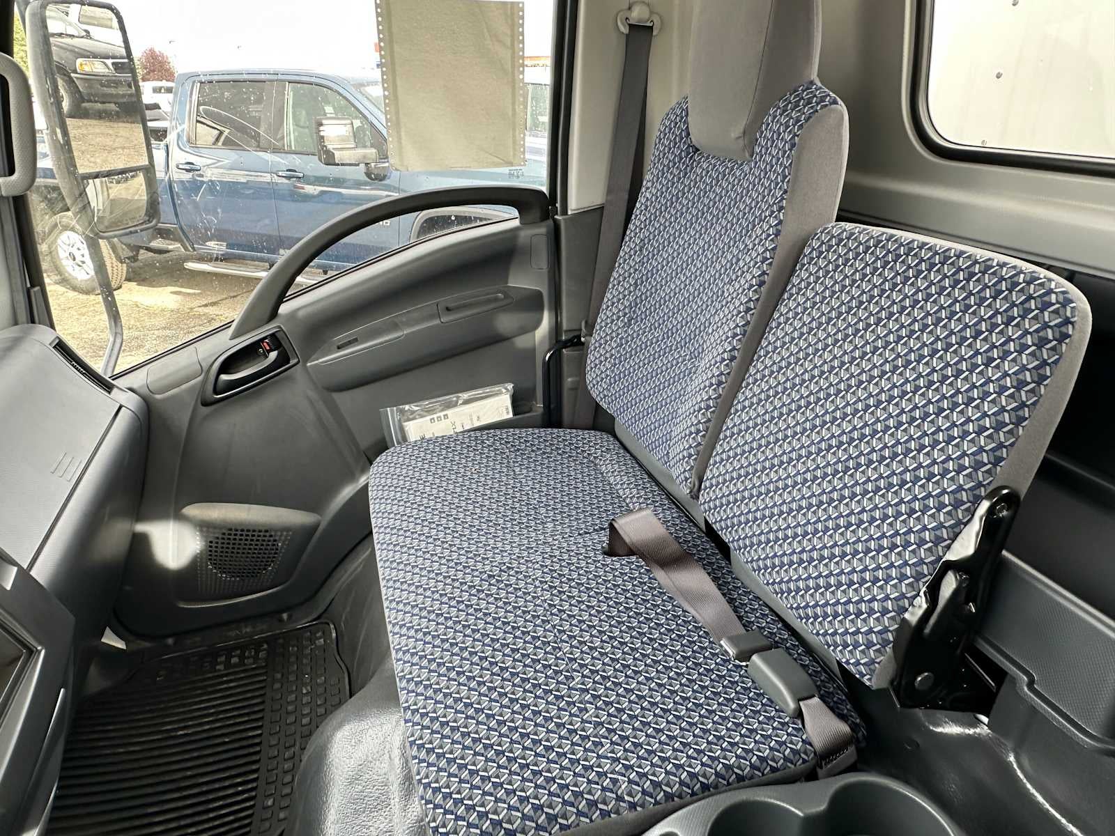 2025 Chevrolet Low Cab Forward 5500 HG Base