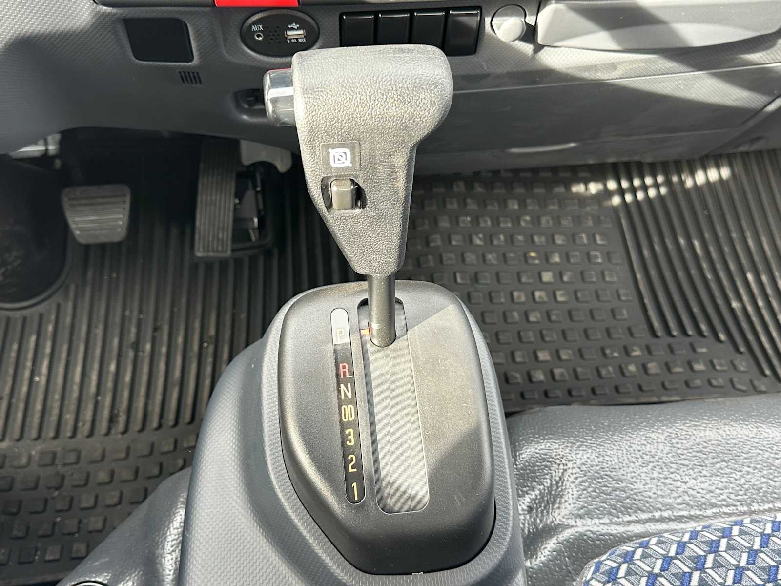 2025 Chevrolet Low Cab Forward 5500 HG Base