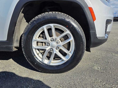 2022 Jeep Grand Cherokee L Laredo 4x4
