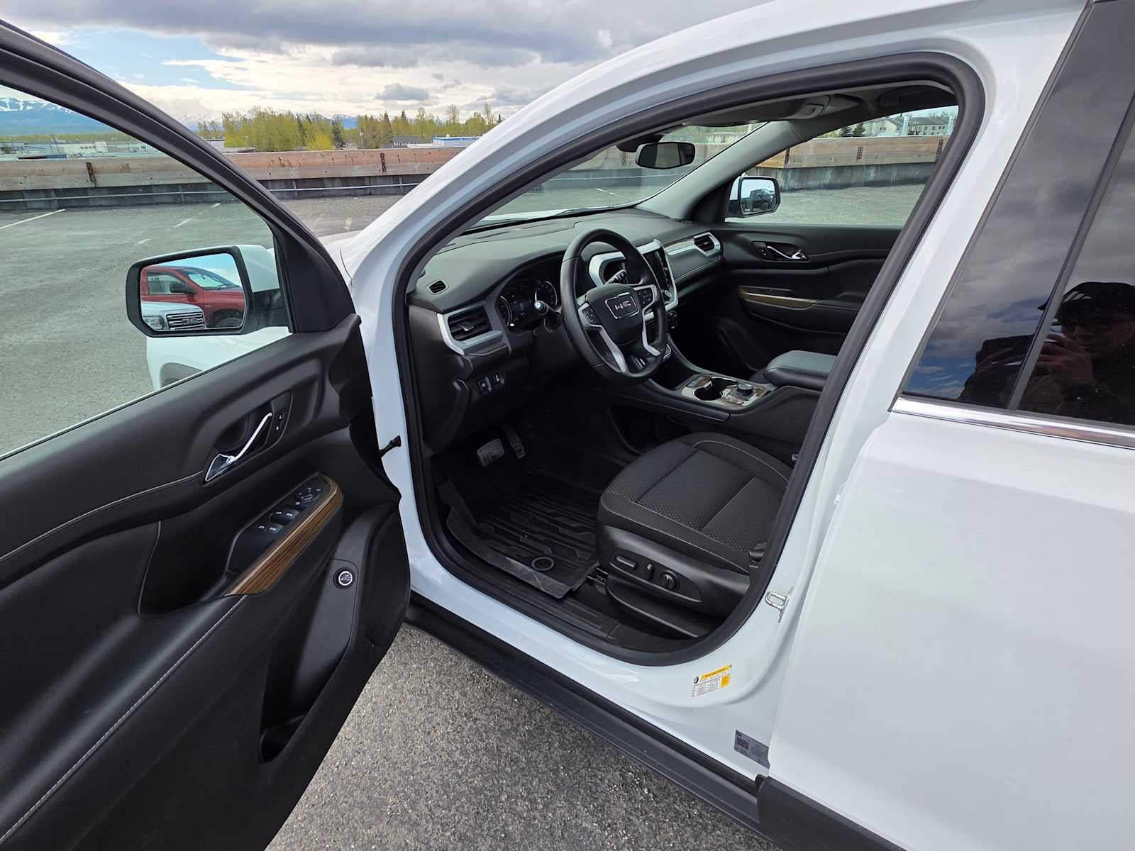 2022 GMC Acadia SLE