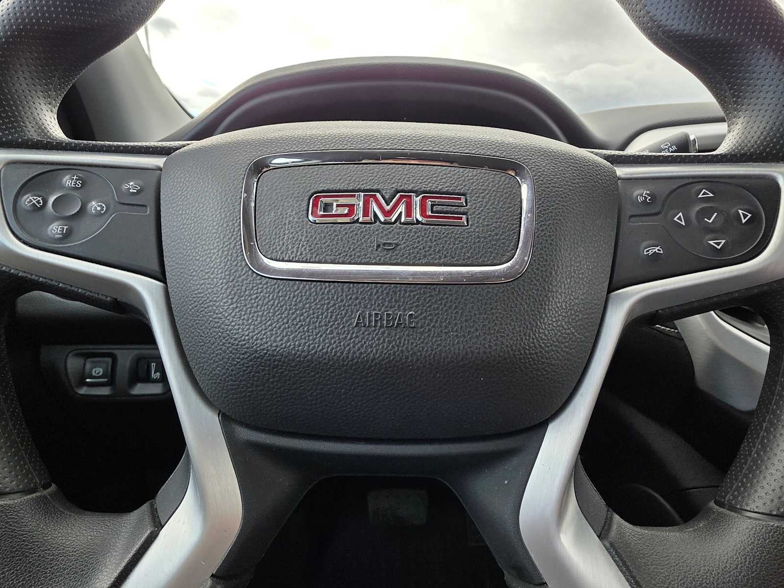 2022 GMC Acadia SLE