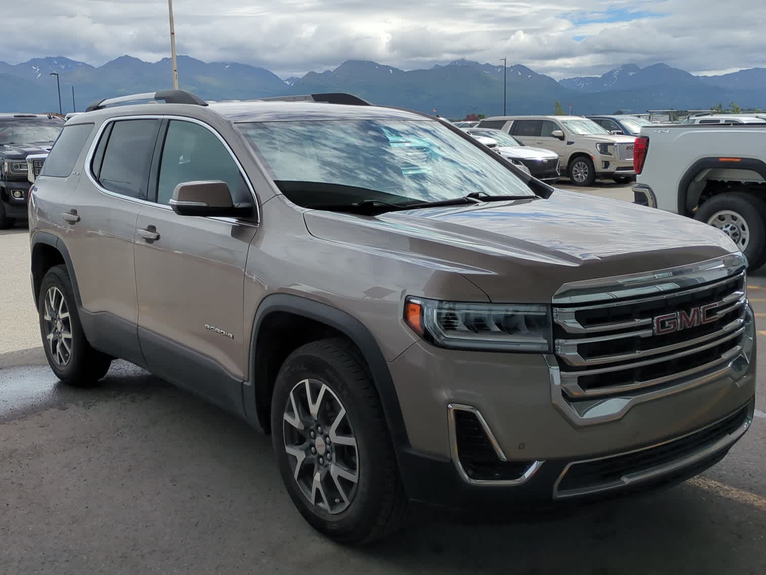 2023 GMC Acadia SLE