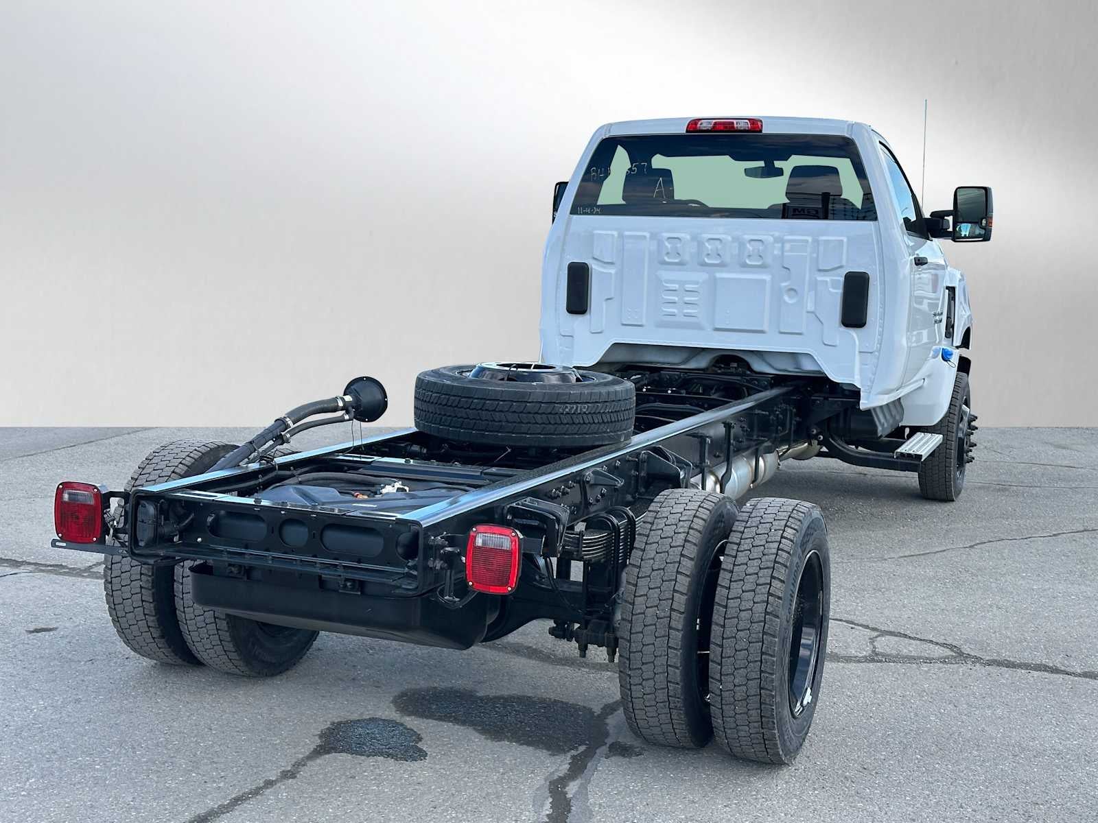 2024 Chevrolet Silverado 5500 HD Work Truck