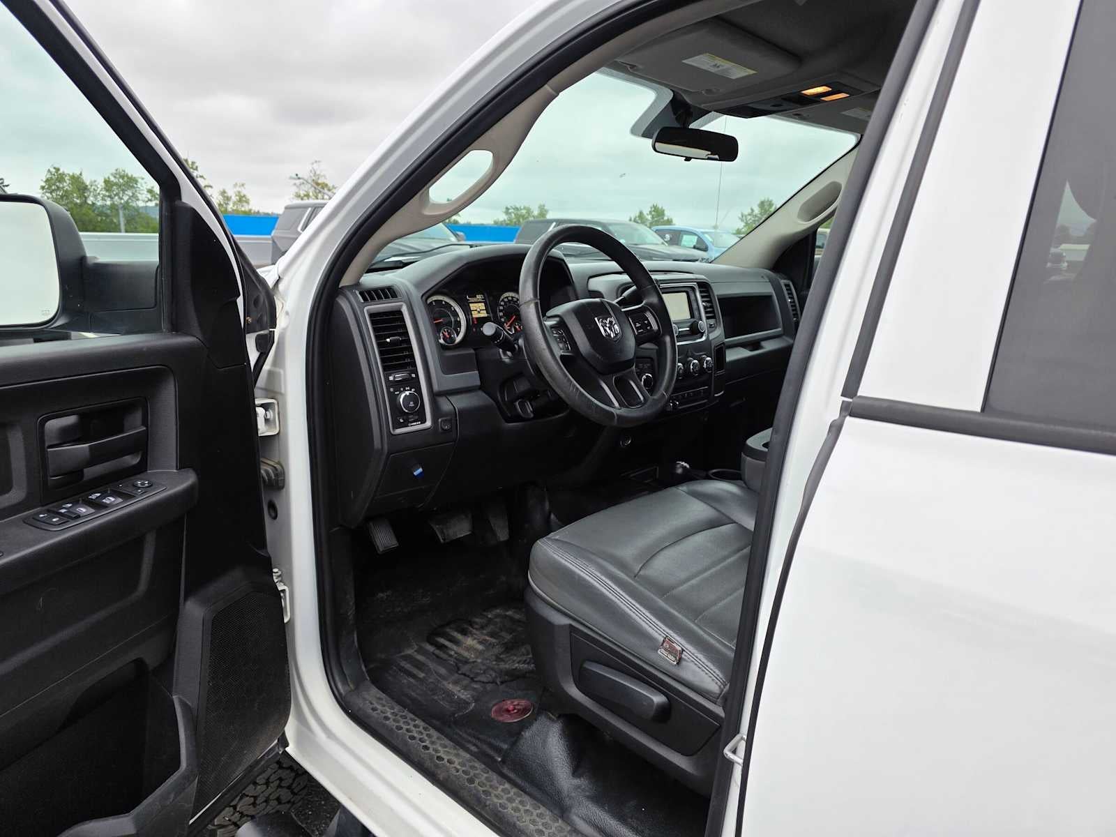 2018 RAM 2500 Tradesman Crew Cab 4x4 6'4" Box